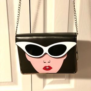 Hello3am Woman CatEye Clutch